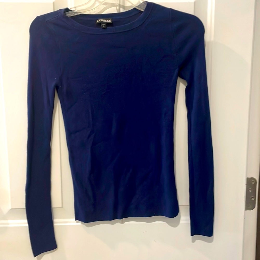 Express long sleeve sweater like T-shirt